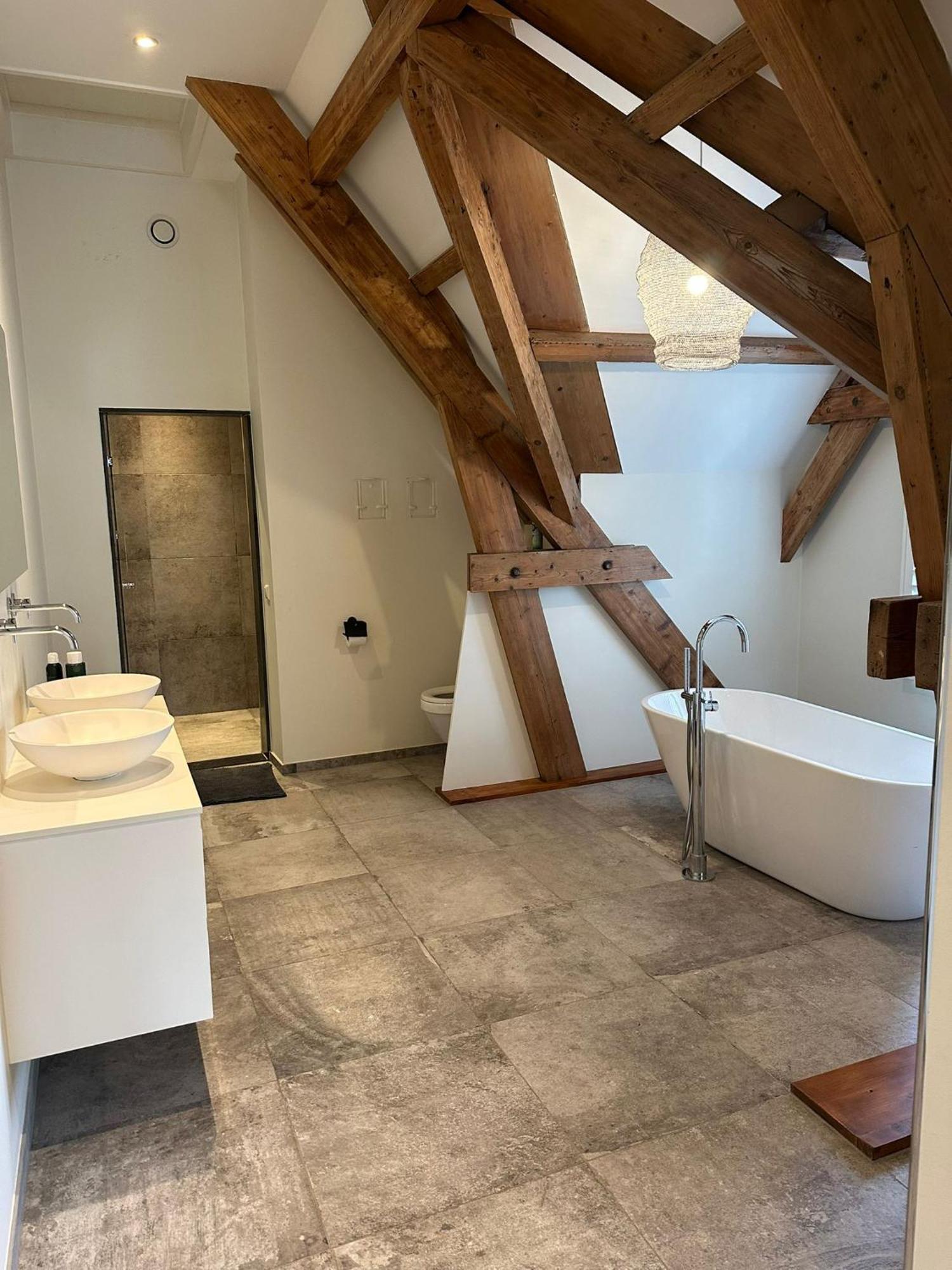 Urban Comfort Loft Apartment